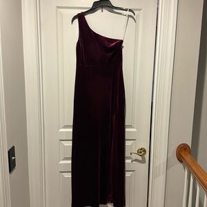 Burgundy one shoulder Lulus velvet floor length dress size medium.  With slit.